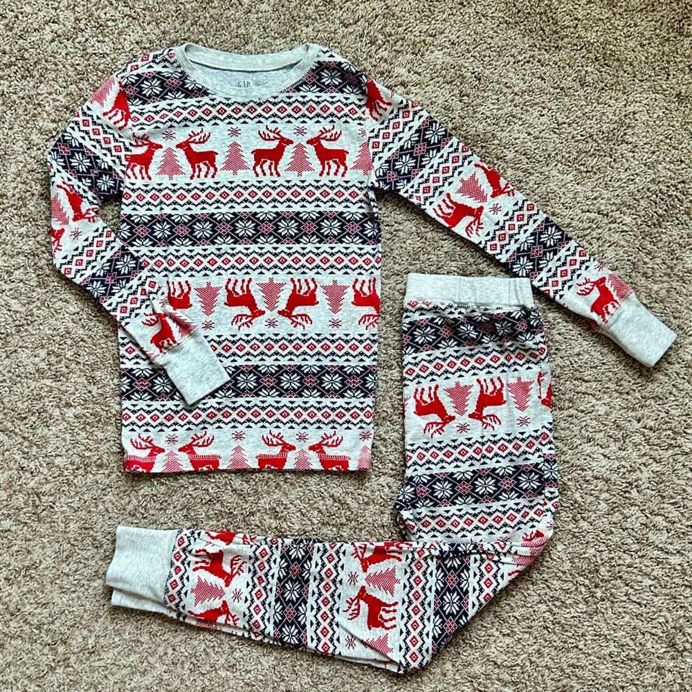Gap Kids Gray Red Reindeer Fair Isle Holiday Snug Fit Pajama Set Size 10 - Picture 2 of 12